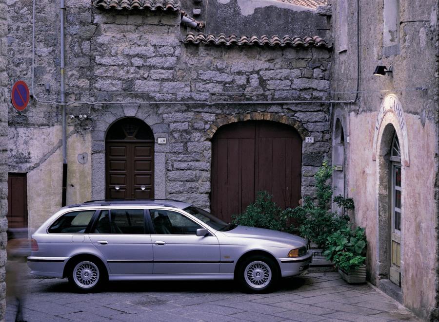  BMW 5-Series Touring 1997 года  (фото 11 из 25)